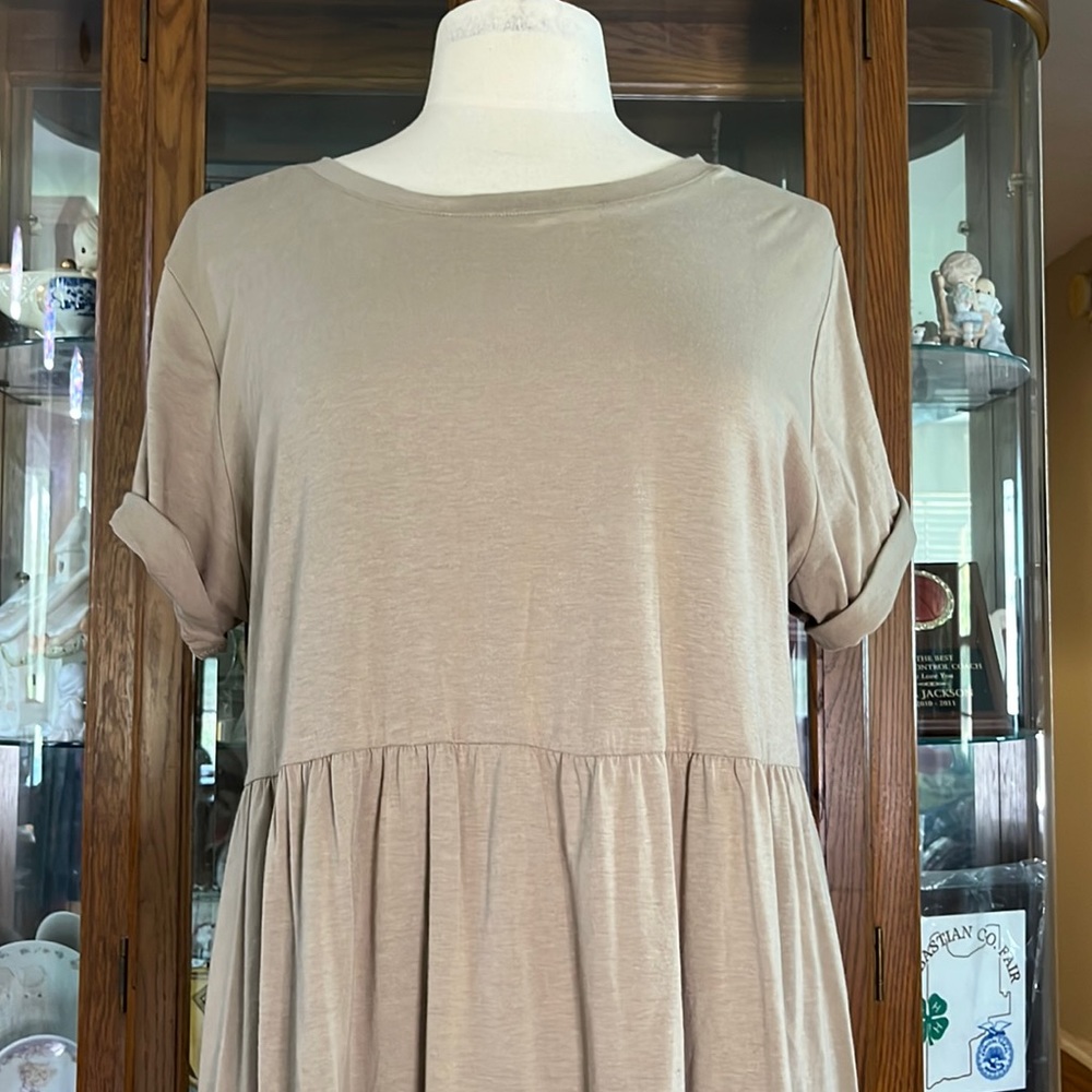 BNWT LIGHT OLIVE/TAN EMPIRE WAIST MIDI DRESS 👗!!!